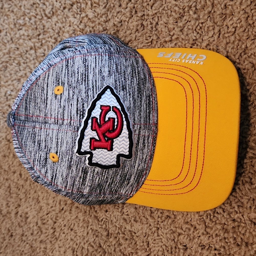Kansas City Chiefs Youth NFL fitted hat. Never worn.  No tag.